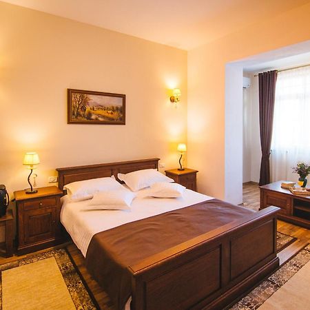 Karlhof Hotel Sebeş Quarto foto