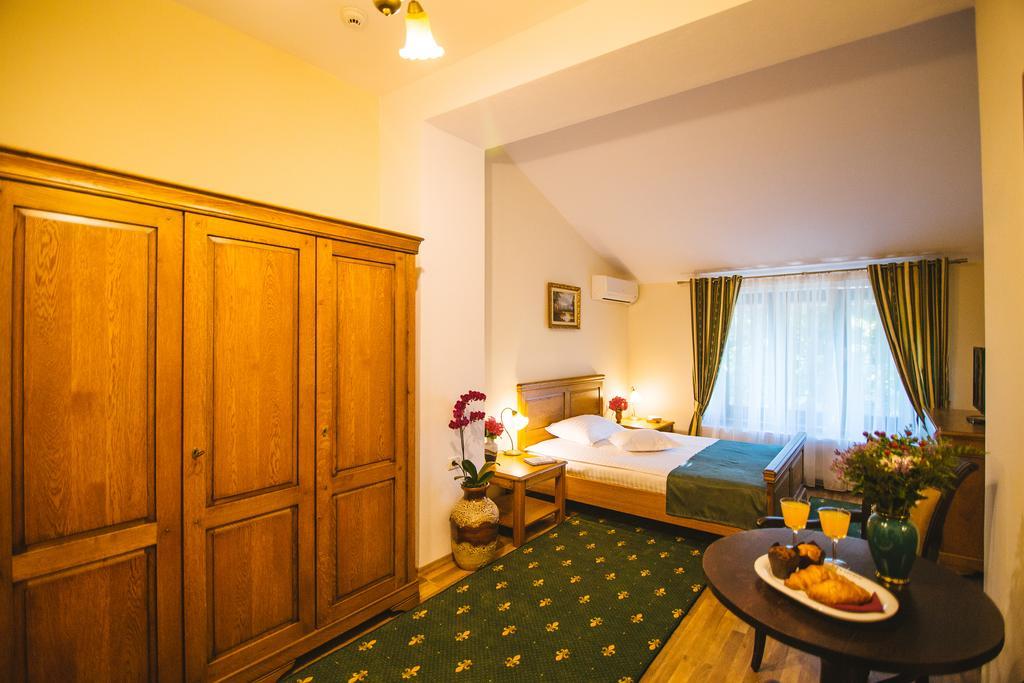 Karlhof Hotel Sebeş Quarto foto