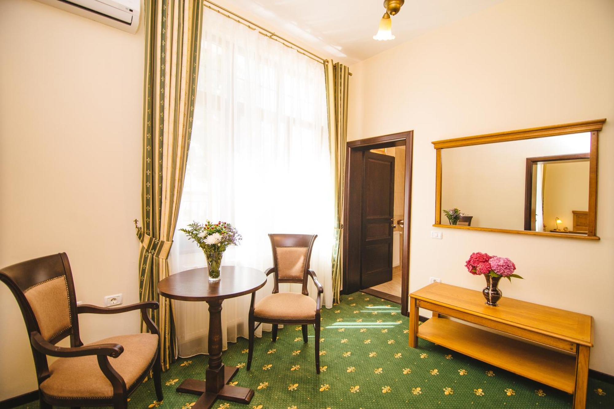 Karlhof Hotel Sebeş Quarto foto